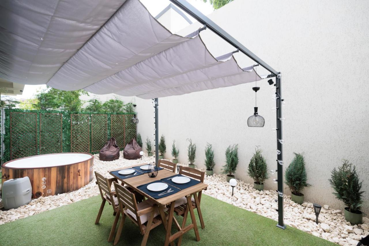 Downtown Hidden Garden With Jacuzzi In Bucharest Daire Dış mekan fotoğraf