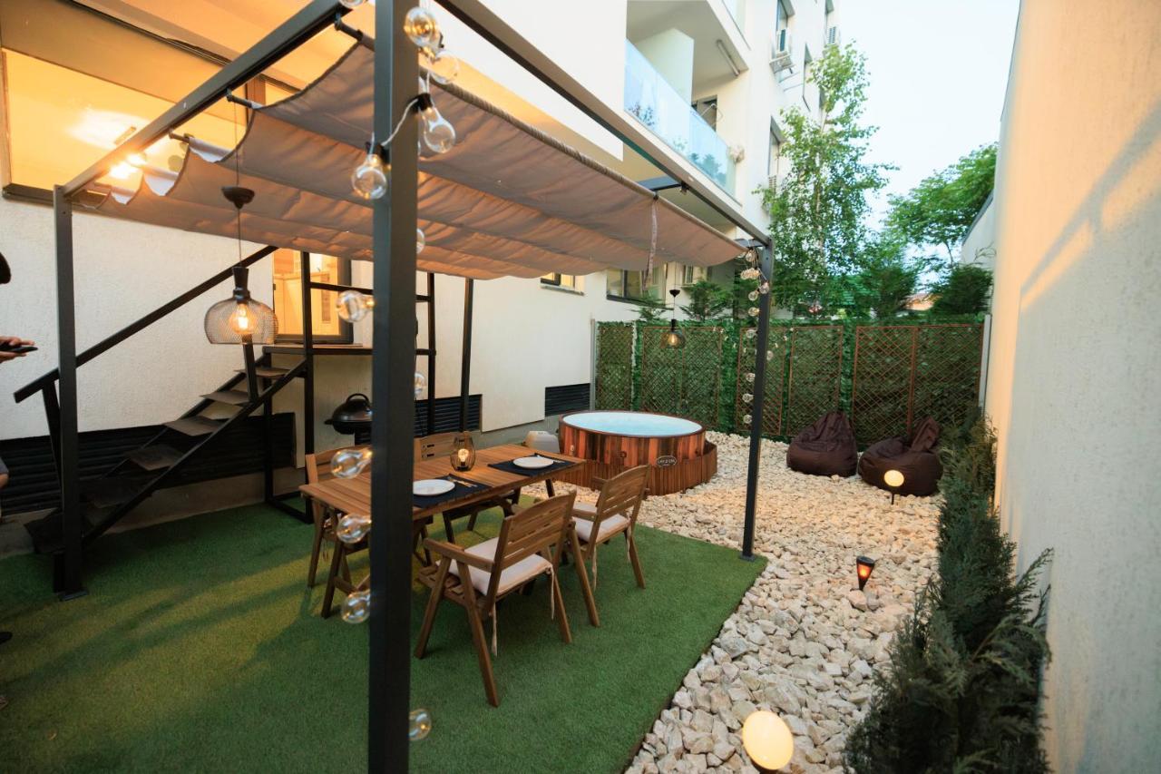 Downtown Hidden Garden With Jacuzzi In Bucharest Daire Dış mekan fotoğraf