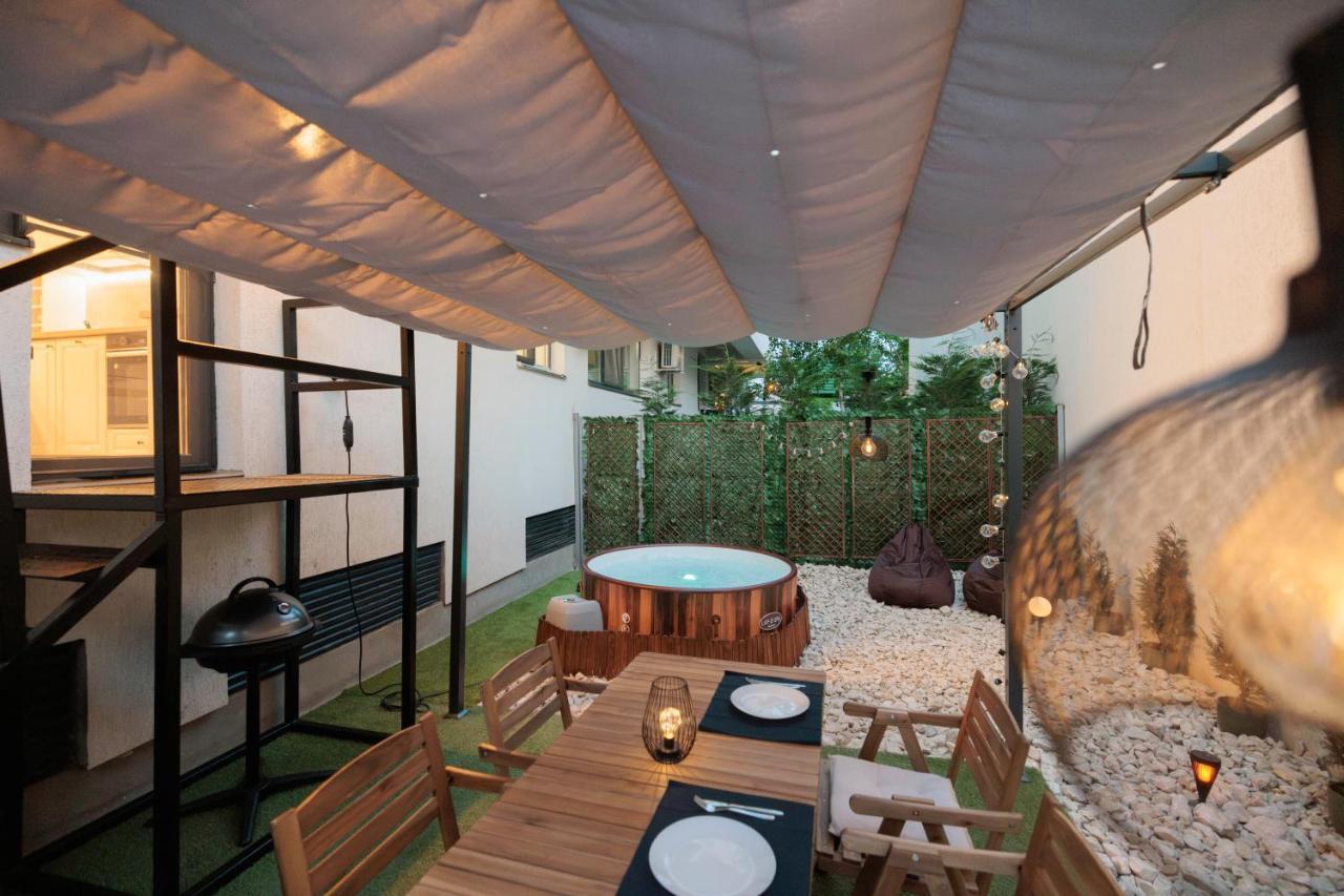 Downtown Hidden Garden With Jacuzzi In Bucharest Daire Dış mekan fotoğraf
